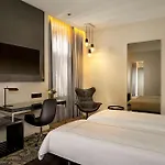 Park Plaza Victoria Hotel 4*