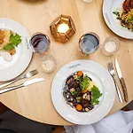 Hotel Park Plaza Victoria 4*