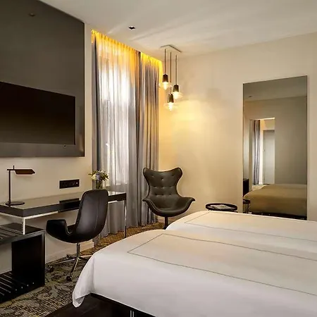 Park Plaza Victoria Hotel 4*