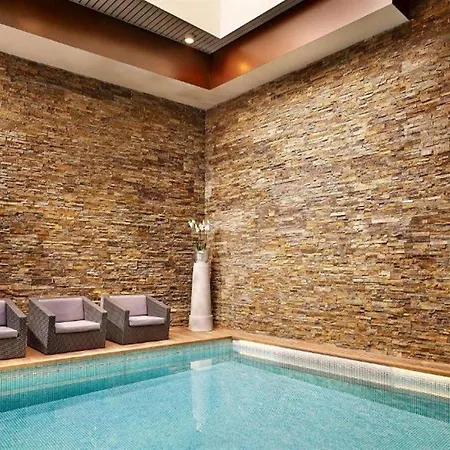 Park Plaza Victoria 4*