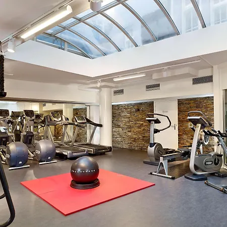 מלון Park Plaza Victoria 4*