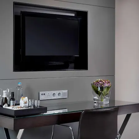 Park Plaza Victoria 4* אמסטרדם