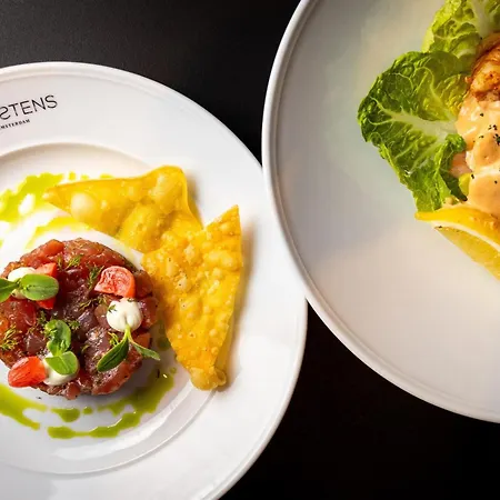 Park Plaza Victoria Hotel