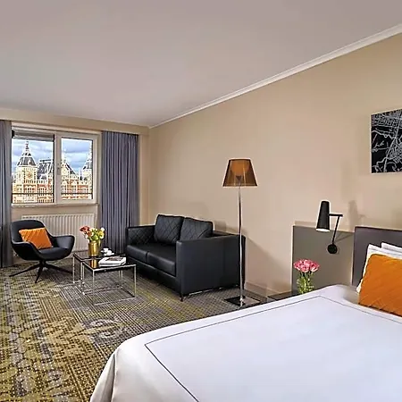 Park Plaza Victoria 4* Amsterdam
