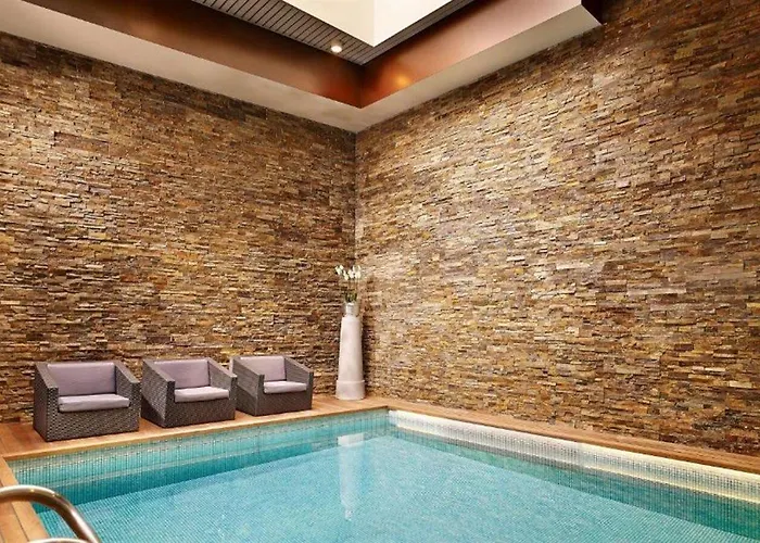 Park Plaza Victoria 4*