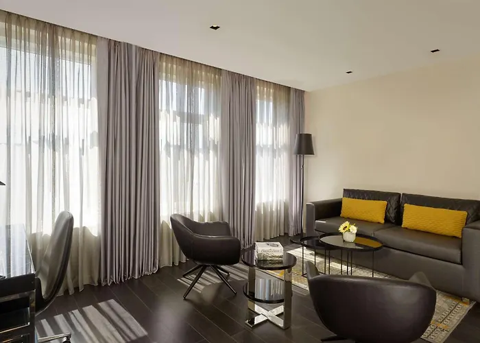 Park Plaza Victoria Hotel