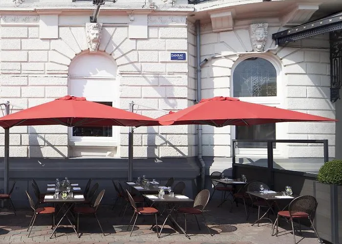 Park Plaza Victoria Hotel