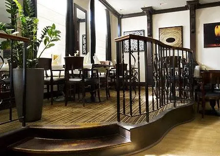 فندق بارك بلازا فيكتوريا 4*
